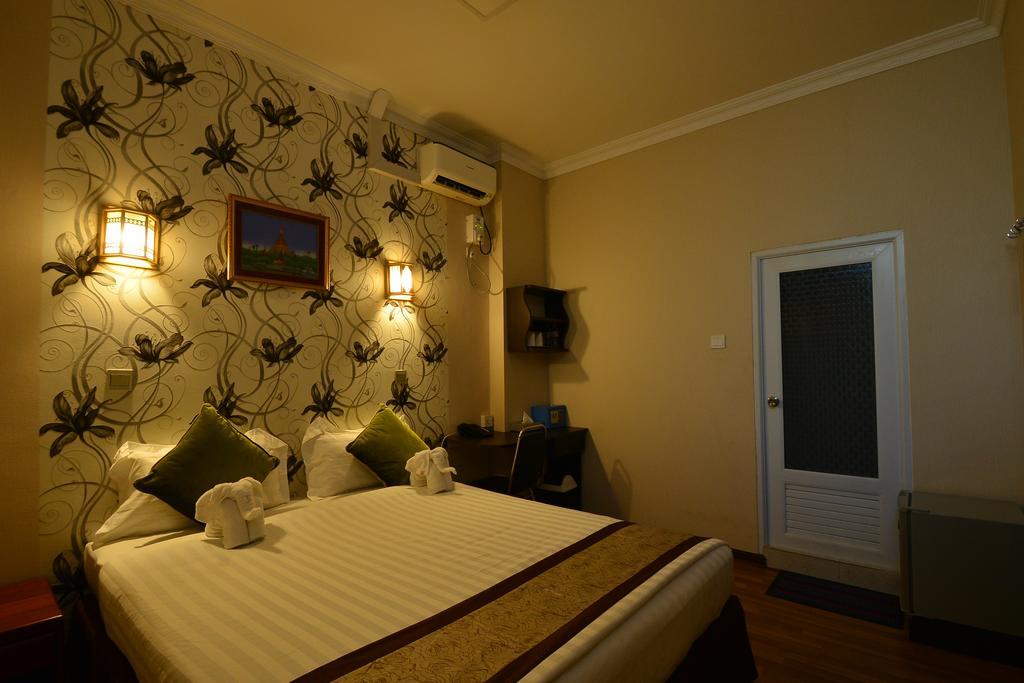 Family Treasure Yangon Hotel Kültér fotó