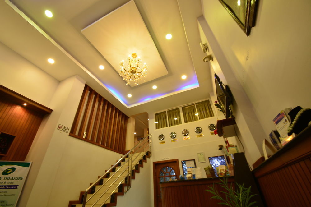Family Treasure Yangon Hotel Kültér fotó