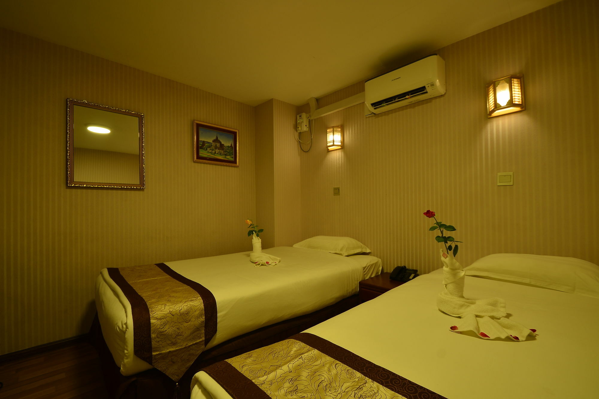 Family Treasure Yangon Hotel Kültér fotó