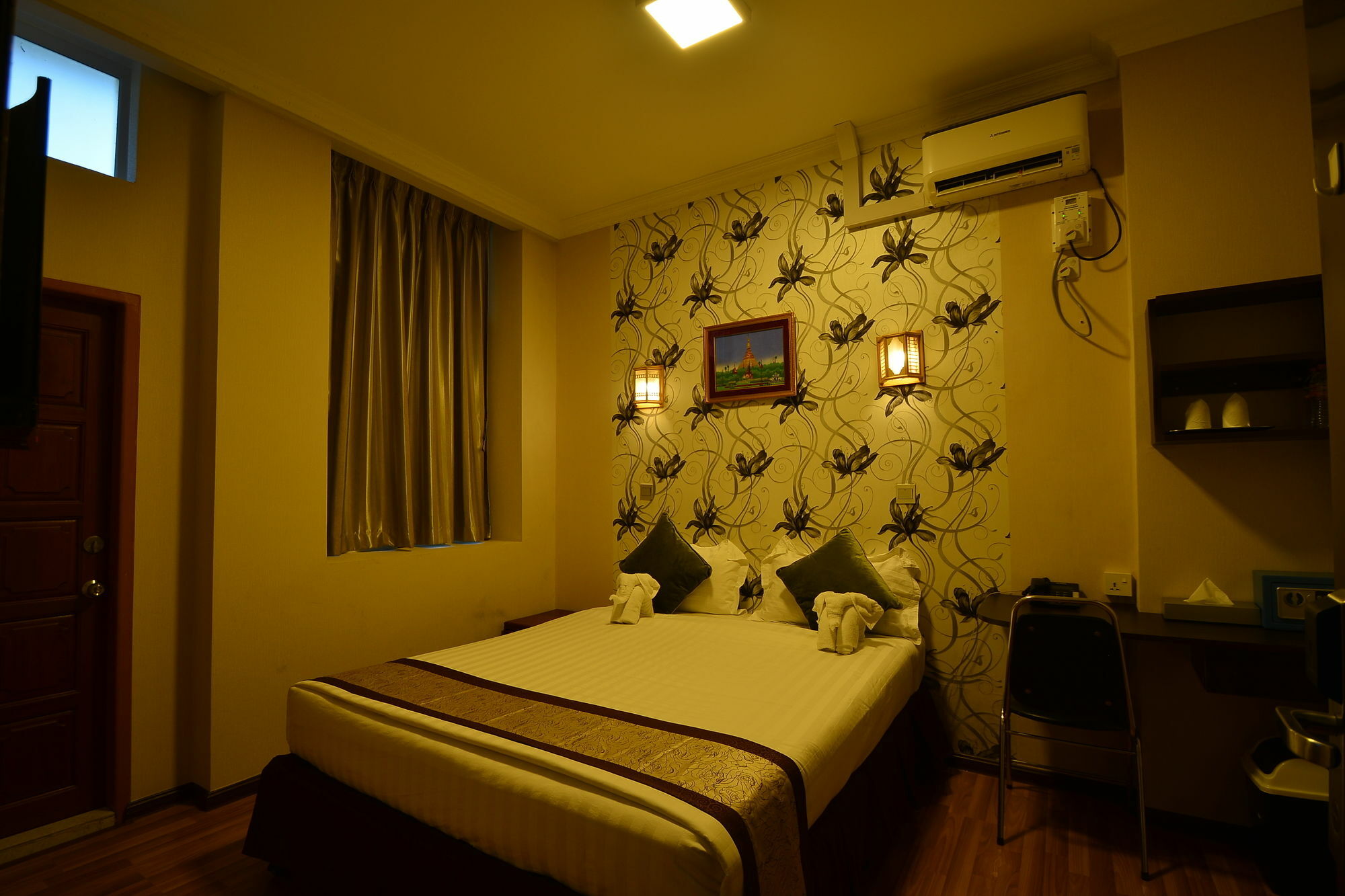 Family Treasure Yangon Hotel Kültér fotó