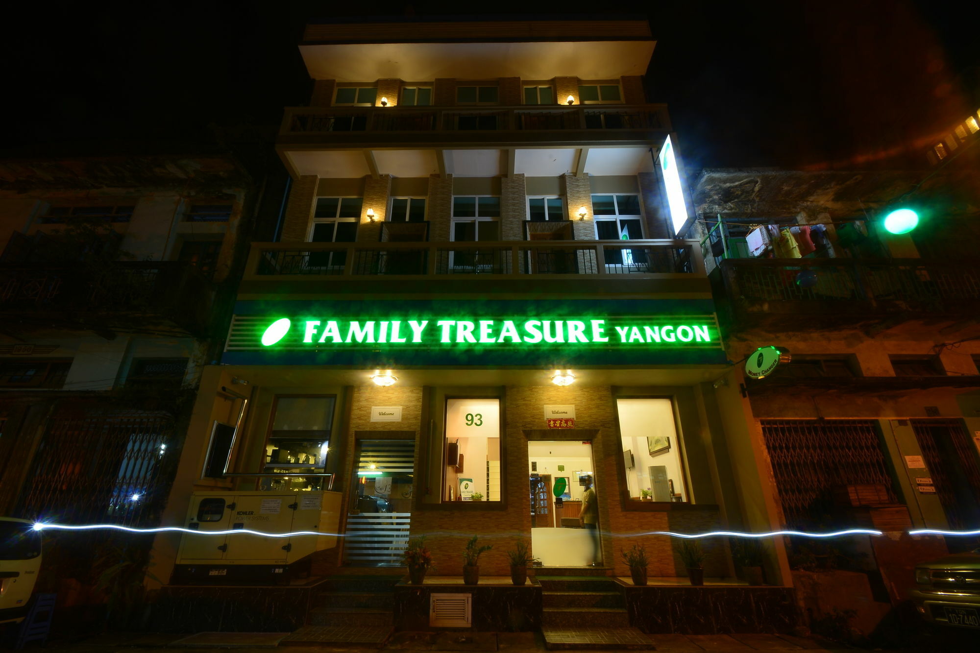 Family Treasure Yangon Hotel Kültér fotó